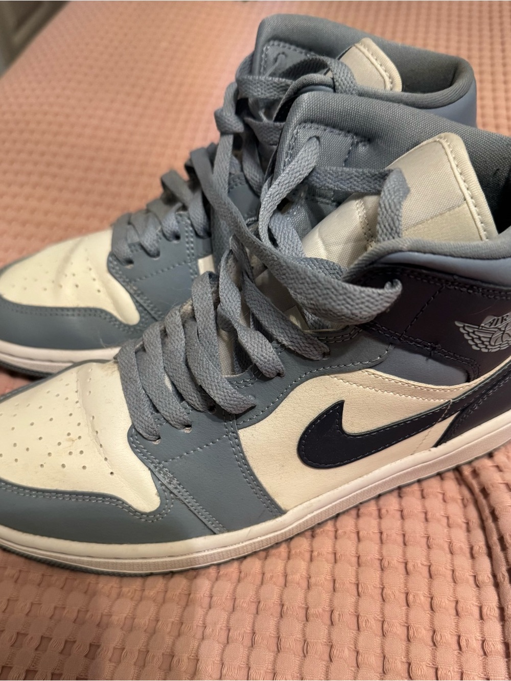 Nike Air Jordan 1 Mid SE sneakers - Picture 2 of 4